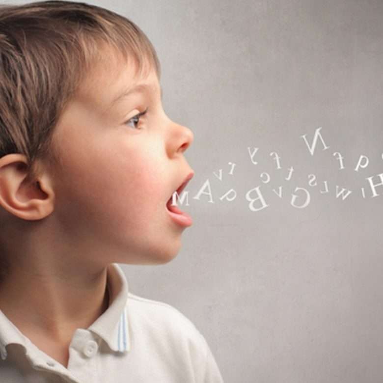 Meu filho entende tudo, mas não fala: quando devo me preocupar?