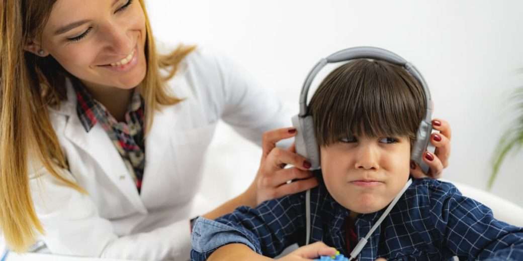 Como Saber se o Treinamento Auditivo Está Funcionando? Sinais de Evolução Que os Pais Devem Observar