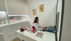 Cabine de exame auditivo