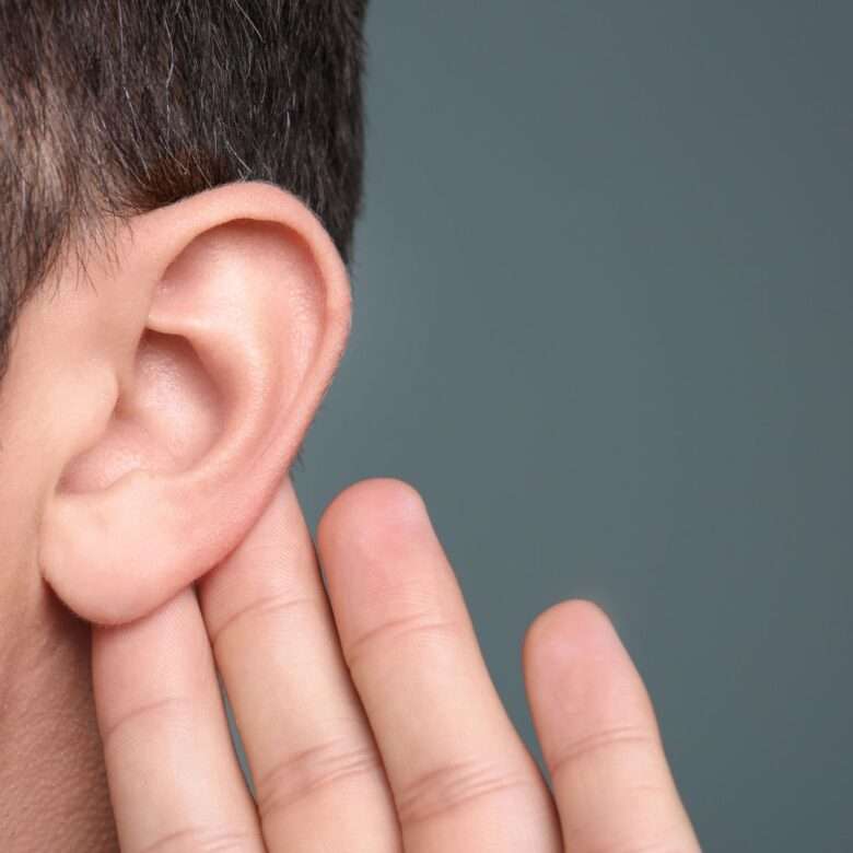 Treinamento Auditivo em Cabine: Como o Cérebro Pode Ser Reeducado para Ouvir Melhor