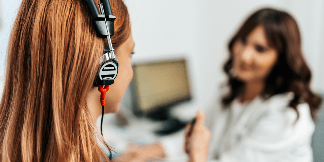 Alterações Auditivas Temporárias: Por Que Otites Podem Afetar a Linguagem e a Escrita Infantil