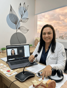 Fono que atua por plataforma virtual com estrangeiros: como funciona o atendimento online