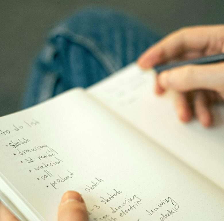 Criança que Escreve Espelhado: Quando Isso Deixa de Ser Normal?